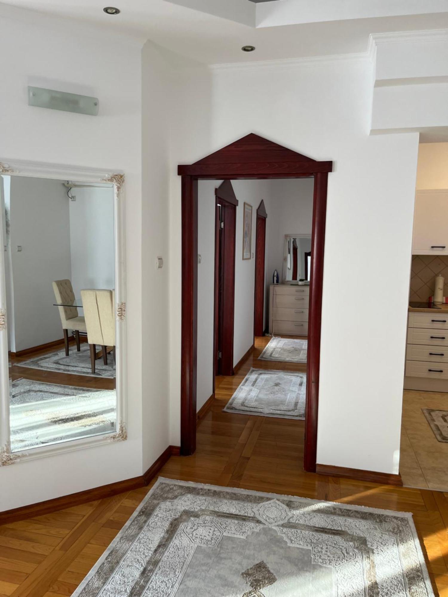 Airport Sky Apartments Lux II ベオグラード エクステリア 写真